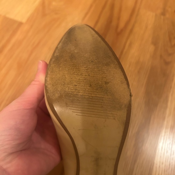 Banana Republic Women's Nude Heels - Picture 16 of 16
